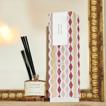 Load image into Gallery viewer, Sentiment Reed Diffuser 'Festive' - Cinnamon And Nutmeg Chai