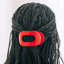 Load image into Gallery viewer, Red Carpet Ready Medium Flat Round Hair Clip