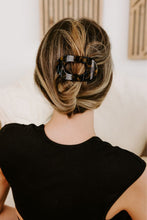Load image into Gallery viewer, Tortoise Small Flat Round Hair Clip