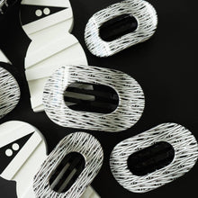 Load image into Gallery viewer, Mummy Knows Best Small Flat Round Hair Clip
