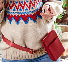 Load image into Gallery viewer, Silicone Crossbody - Dark Red
