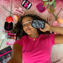 Load image into Gallery viewer, Barbie © 7-Day MakeUp Eraser Set
