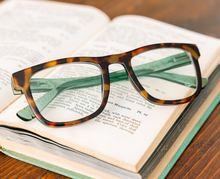 Load image into Gallery viewer, Hall Tortoise/Green - Peepers Readers
