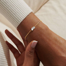 Load image into Gallery viewer, Love You Lots 'Love You Grandma' Bracelet - Gold Tone Plated
