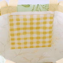 Load image into Gallery viewer, Market Tote - Green Daisy

