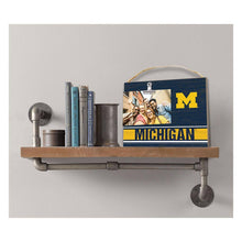 Load image into Gallery viewer, Michigan Wolverines Clip It Photo Frame
