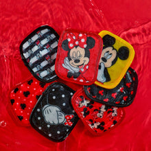 Load image into Gallery viewer, Mickey &amp; Minnie 7-Day MakeUp Eraser Set © Disney
