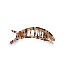 Load image into Gallery viewer, Blonde Tortoise Medium Flat Round Hair Clip
