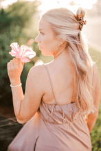 Load image into Gallery viewer, Classic Blonde Tortoise Small Claw Hair Clip
