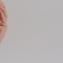 Load image into Gallery viewer, Classic Coconut White Tiny Claw Hair Clip
