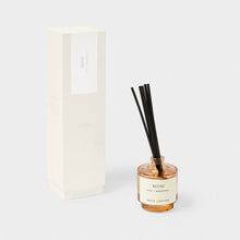 Load image into Gallery viewer, Sentiment Reed Diffuser &#39;Mom&#39; - Fresh Linen And White Lily

