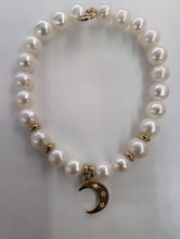 Load image into Gallery viewer, Gold Collection - Pearl Gemstone Bracelet with Friendship Stars Gold Charm
