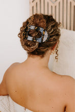 Load image into Gallery viewer, Tortoise Large Flat Round Hair Clip
