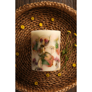 Rosy Rings - Lemon Blossom & Lychee Small Round Botanical Candle with Gilded Glass Coaster