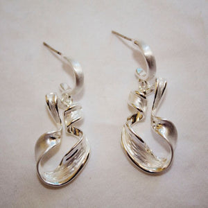 Dancing "C" Post Earrings