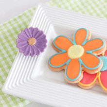 Load image into Gallery viewer, St. Jude&#39;s Children’s Research Hospital® Purple Daisy
